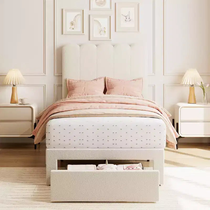 Lit plateforme simple rembourré contemporain